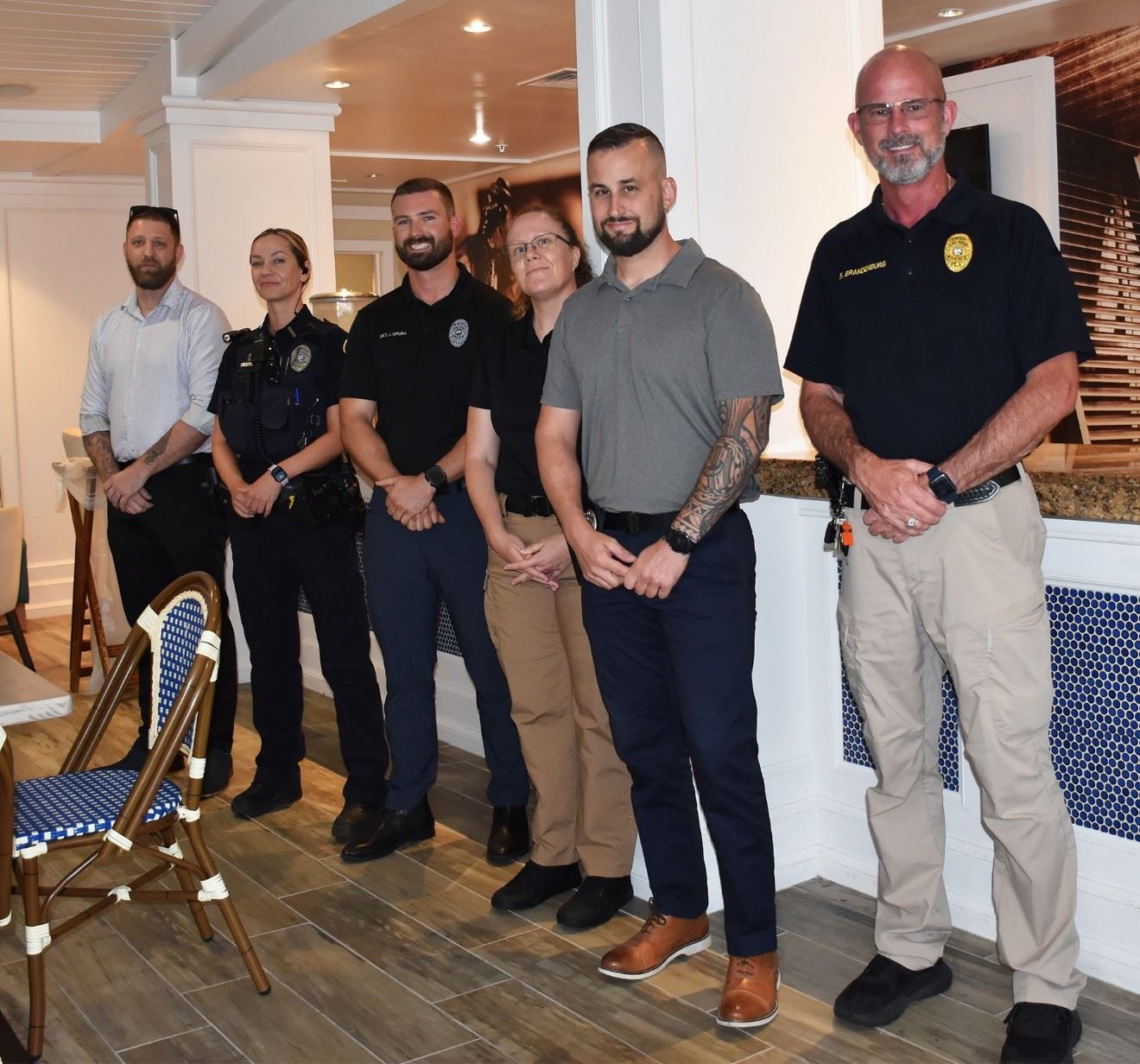pd chief commends 8 officers